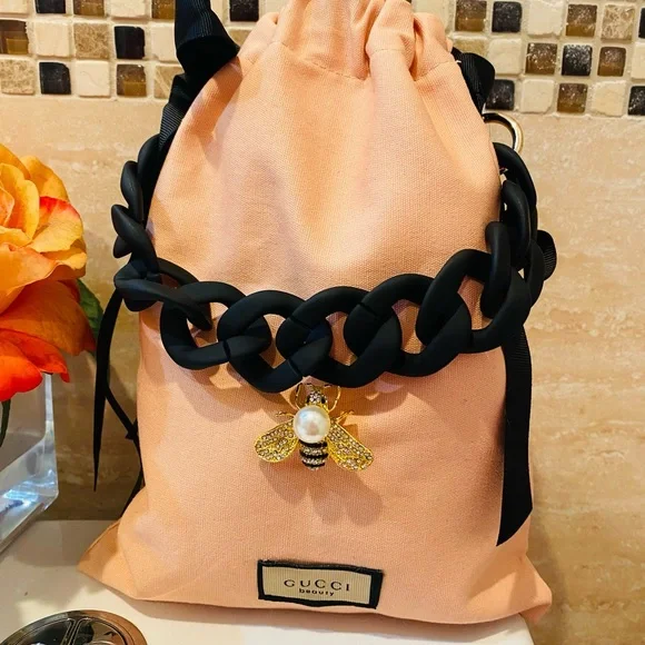 Gucci Beauty Drawstring Pouch - Picture 6 of 12